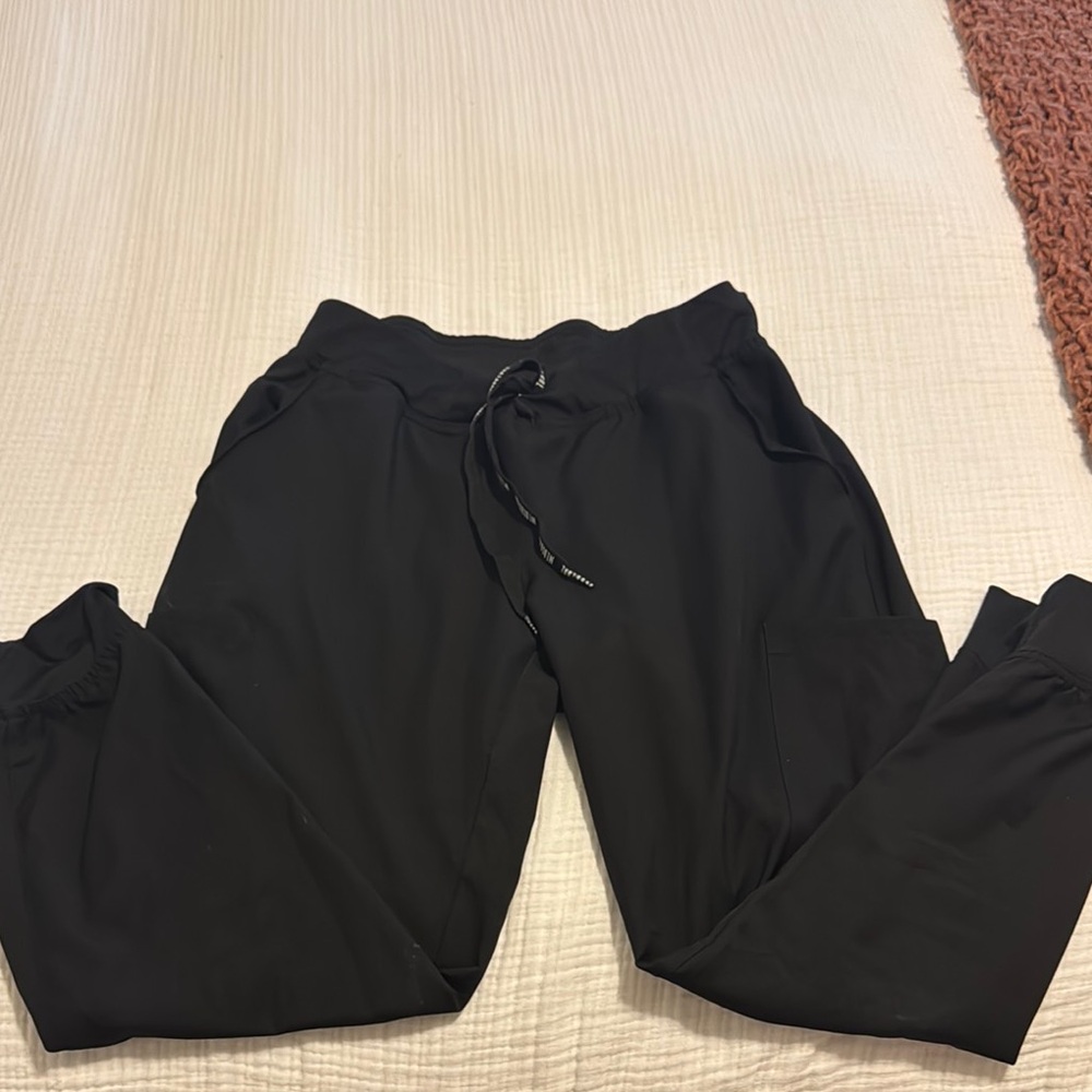 [ Med Couture Jogger Scrubs ]